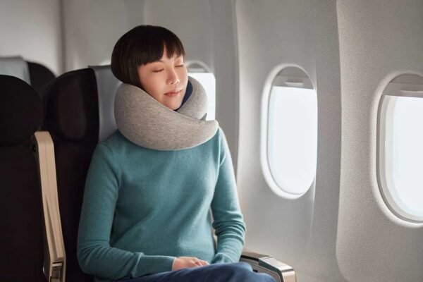 How to Sleep Comfortably on an Overnight Flight (12 Tips)