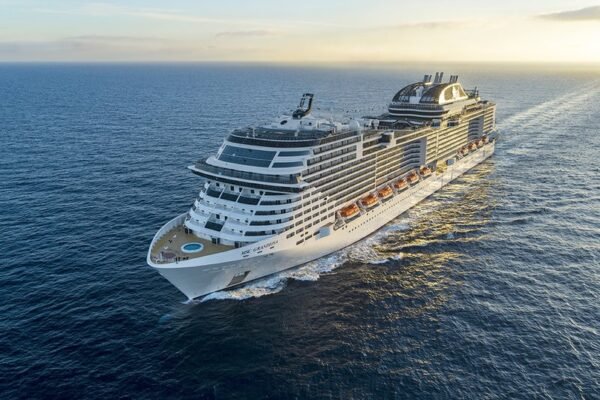 How Do I Choose Between a Cruise and a Resort Vacation